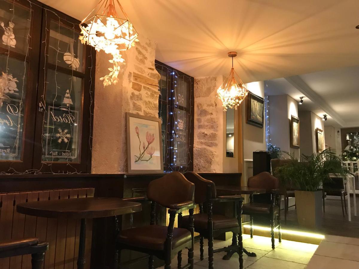 Hotel D'Artiste Pierrefontaine-les-Varans Exteriör bild
